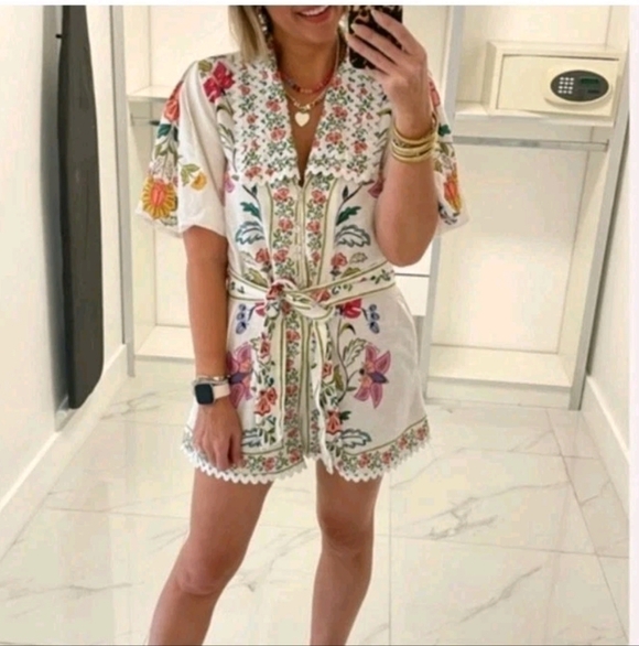 Farm Rio Insects Floral Romper - Picture 5 of 5